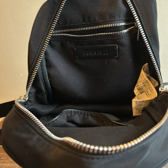 COPY - Mini Backpack Forever 21 - Picture 2 of 3